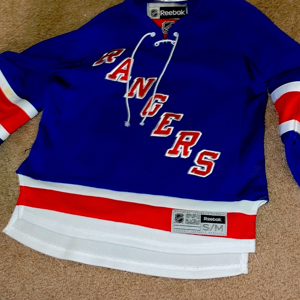 Kids authentic hockey Jersey.